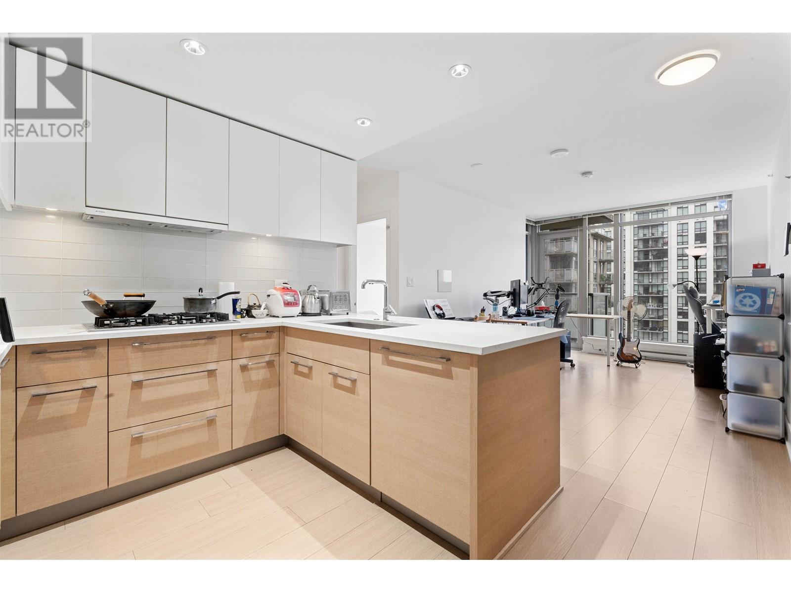 2306 1188 Pinetree Way, Coquitlam, British Columbia  V3B 0K9 - Photo 2 - R2816925