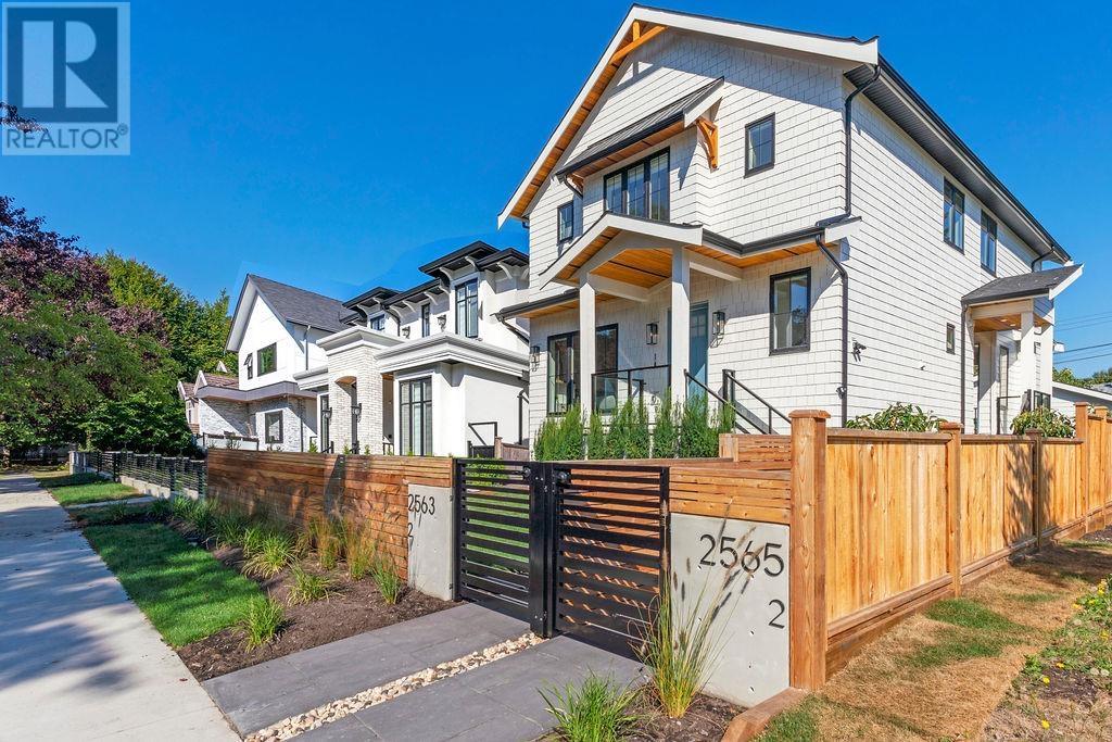 2565 E 16TH AVENUE, vancouver, British Columbia