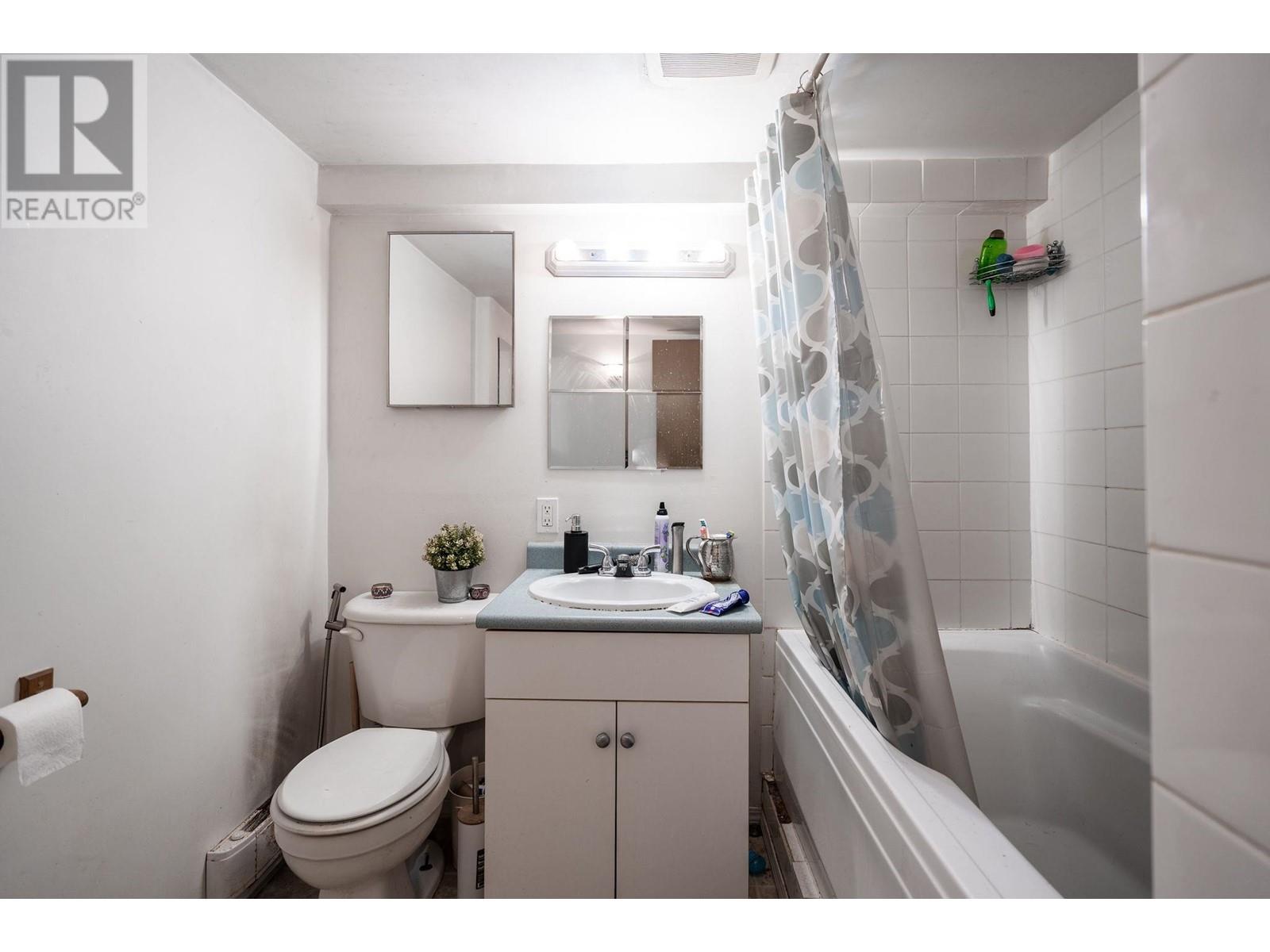234 E Woodstock Avenue, Vancouver, British Columbia  V5W 1N1 - Photo 20 - R2816907