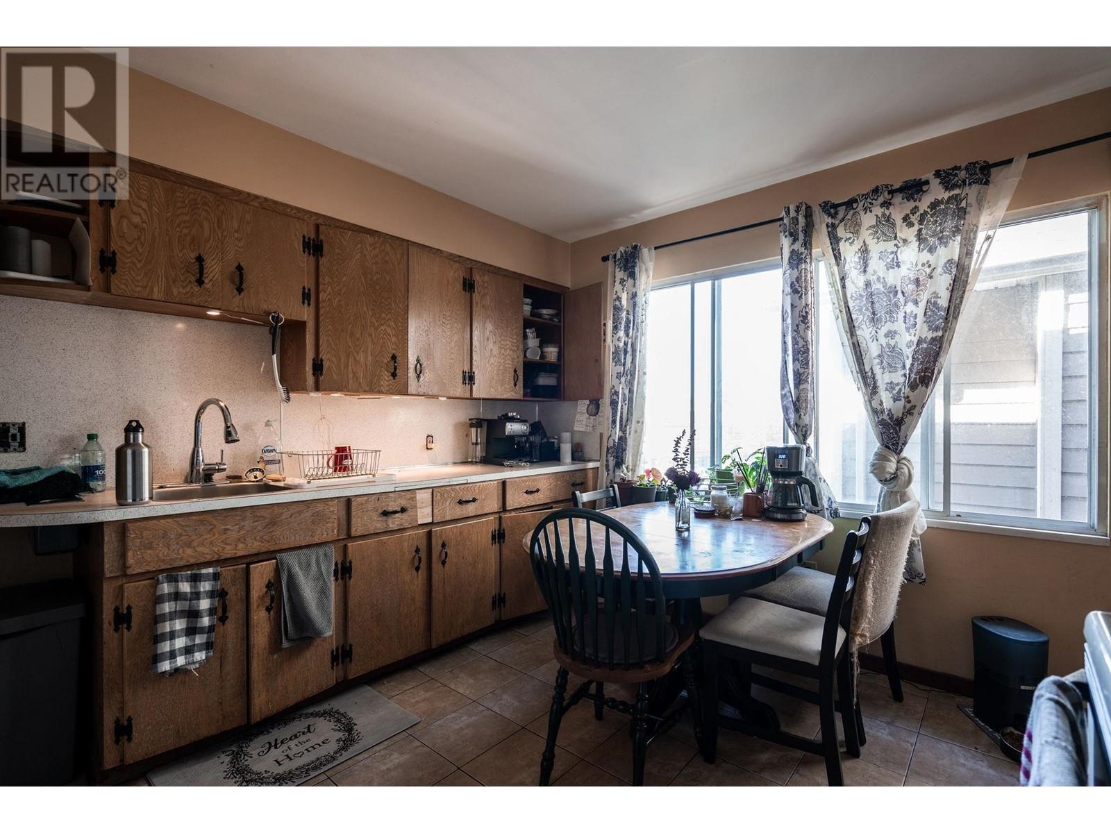 234 E Woodstock Avenue, Vancouver, British Columbia  V5W 1N1 - Photo 9 - R2816907