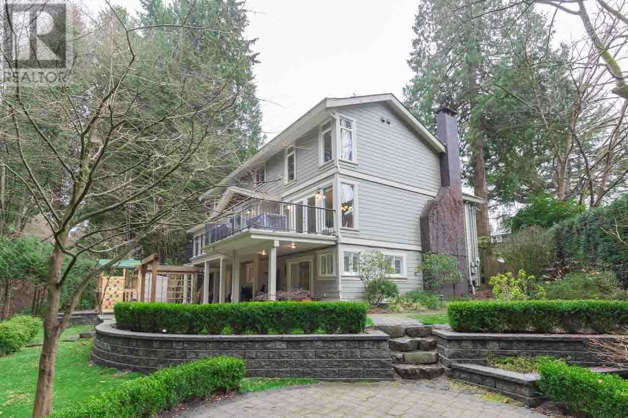 Listing Picture 35 of 38 : 5890 BRAEMAR AVENUE, Burnaby / 本拿比 - 魯藝地產 Yvonne Lu Group - MLS Medallion Club Member