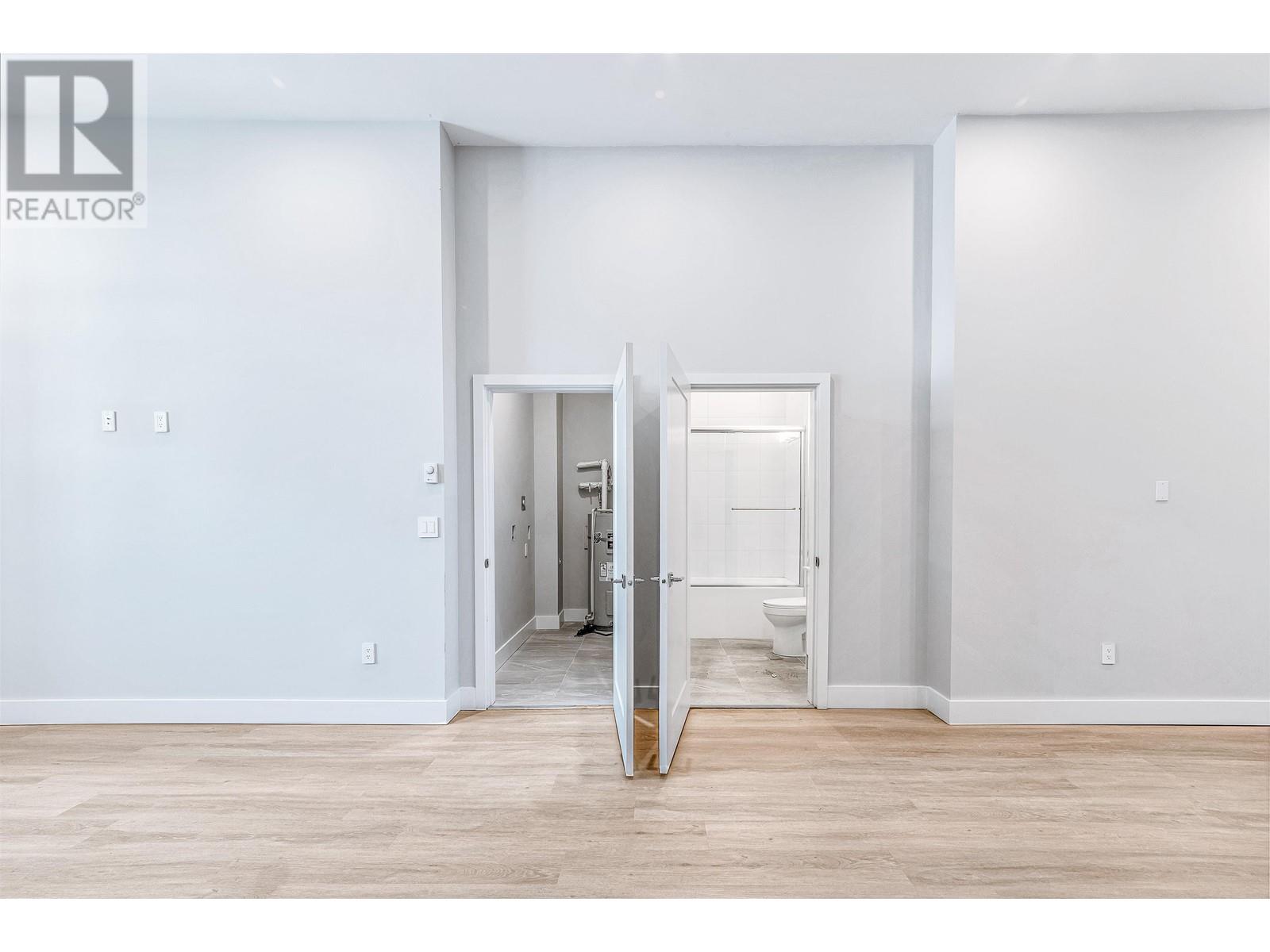 102 3050 Kingsway, Vancouver, British Columbia  V5R 5J7 - Photo 5 - R2811303