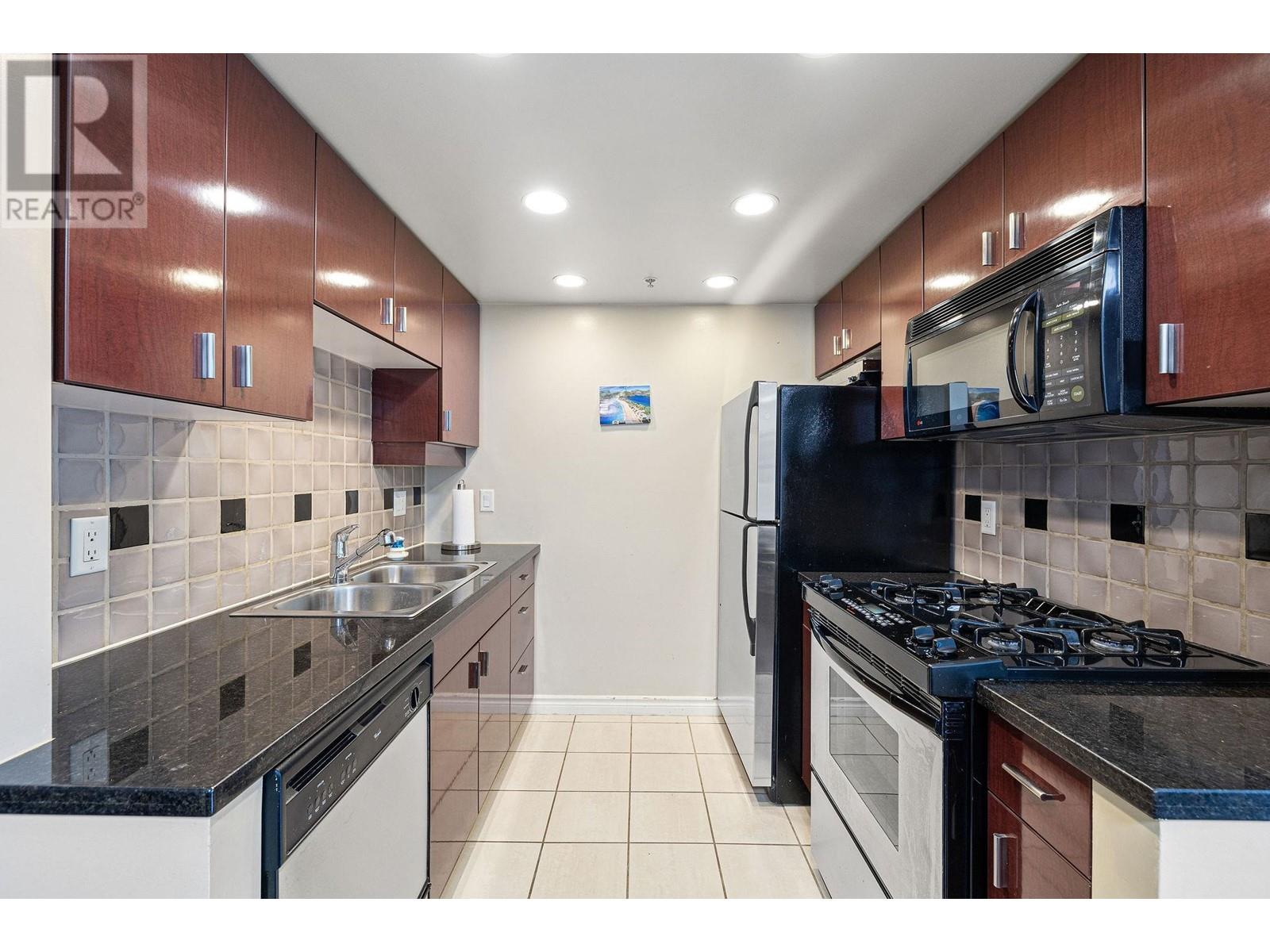 133 Boathouse Mews, Vancouver, British Columbia  V6Z 2Z9 - Photo 11 - R2816545