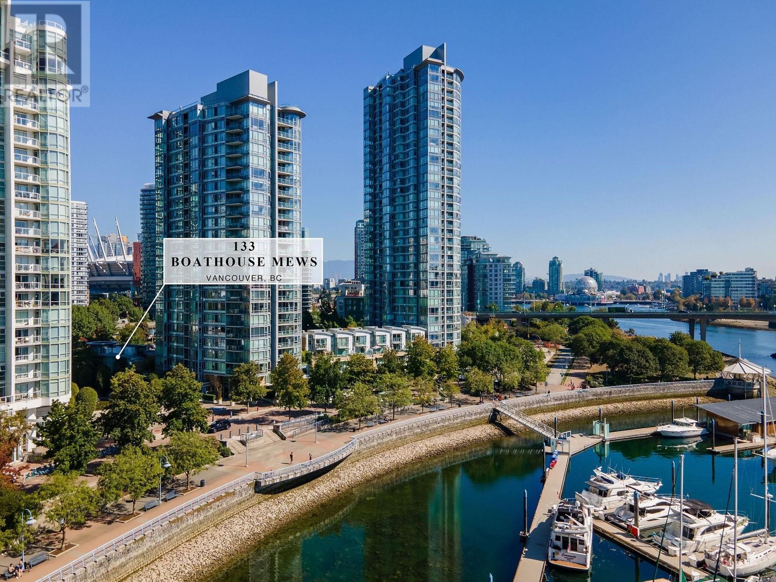 133 Boathouse Mews, Vancouver, British Columbia  V6Z 2Z9 - Photo 2 - R2816545