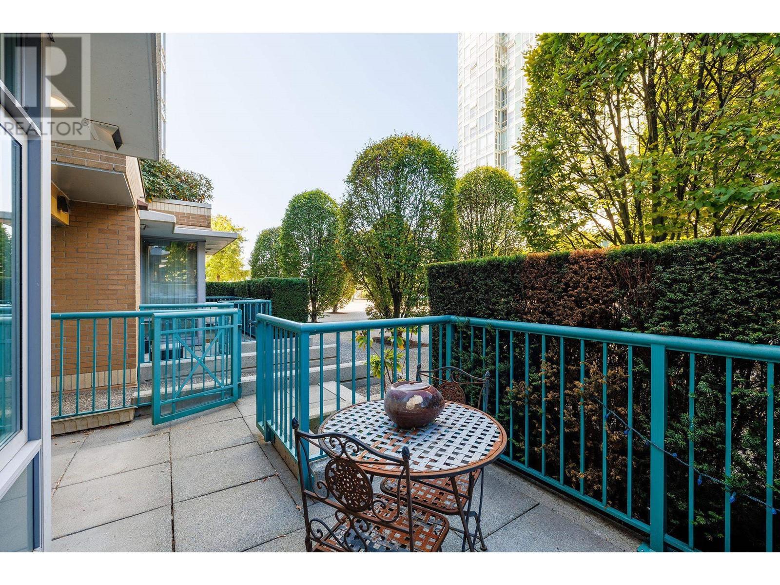 133 Boathouse Mews, Vancouver, British Columbia  V6Z 2Z9 - Photo 6 - R2816545