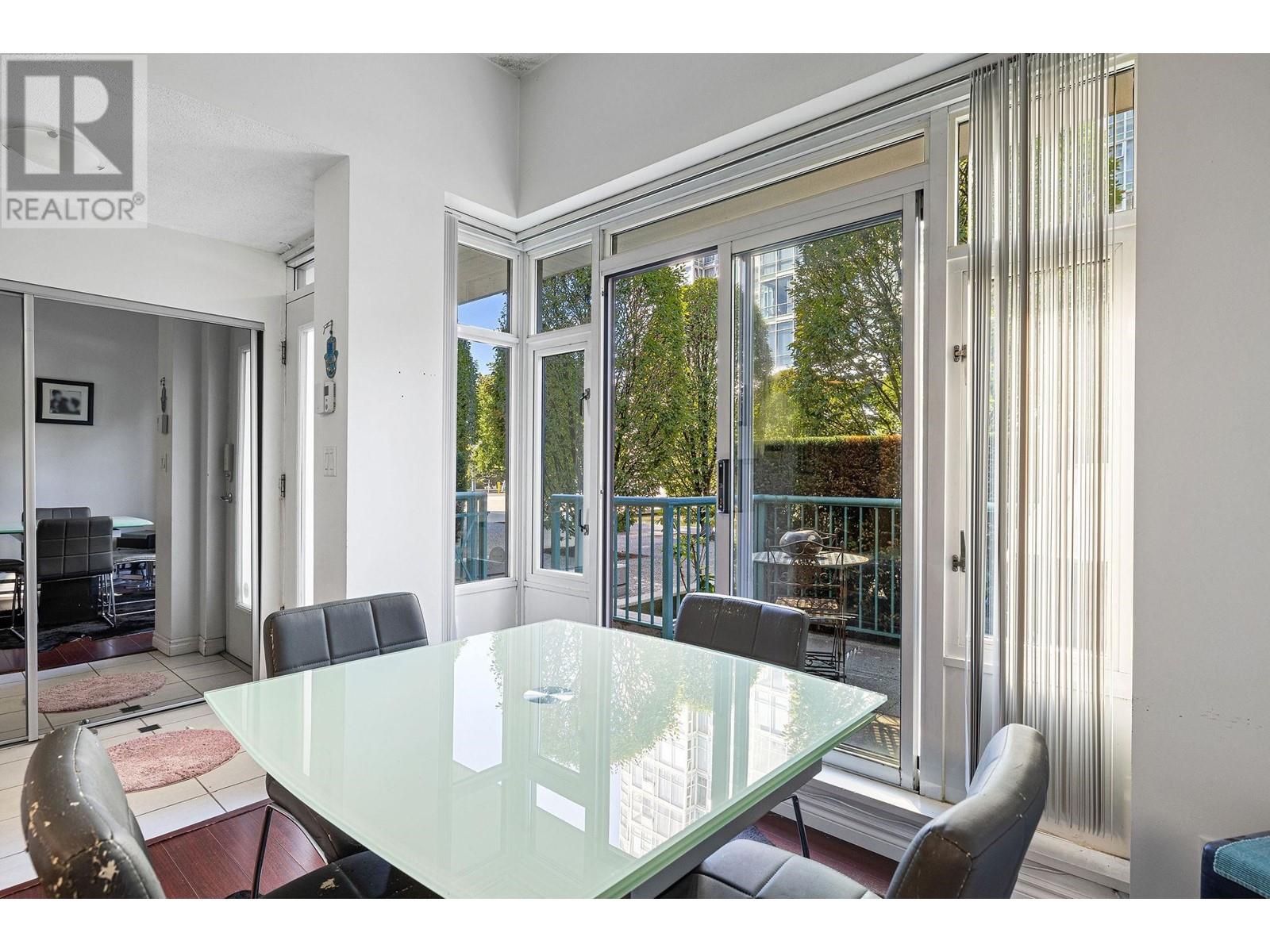 133 Boathouse Mews, Vancouver, British Columbia  V6Z 2Z9 - Photo 8 - R2816545