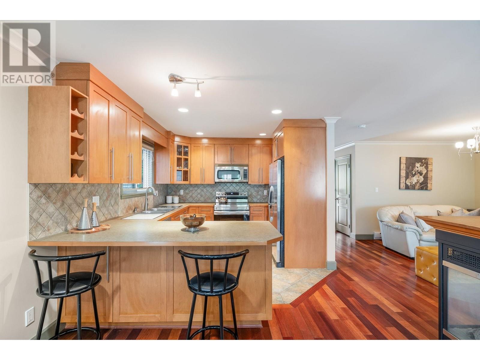 1689 Tatlow Avenue, North Vancouver, British Columbia  V7P 3A1 - Photo 6 - R2816968