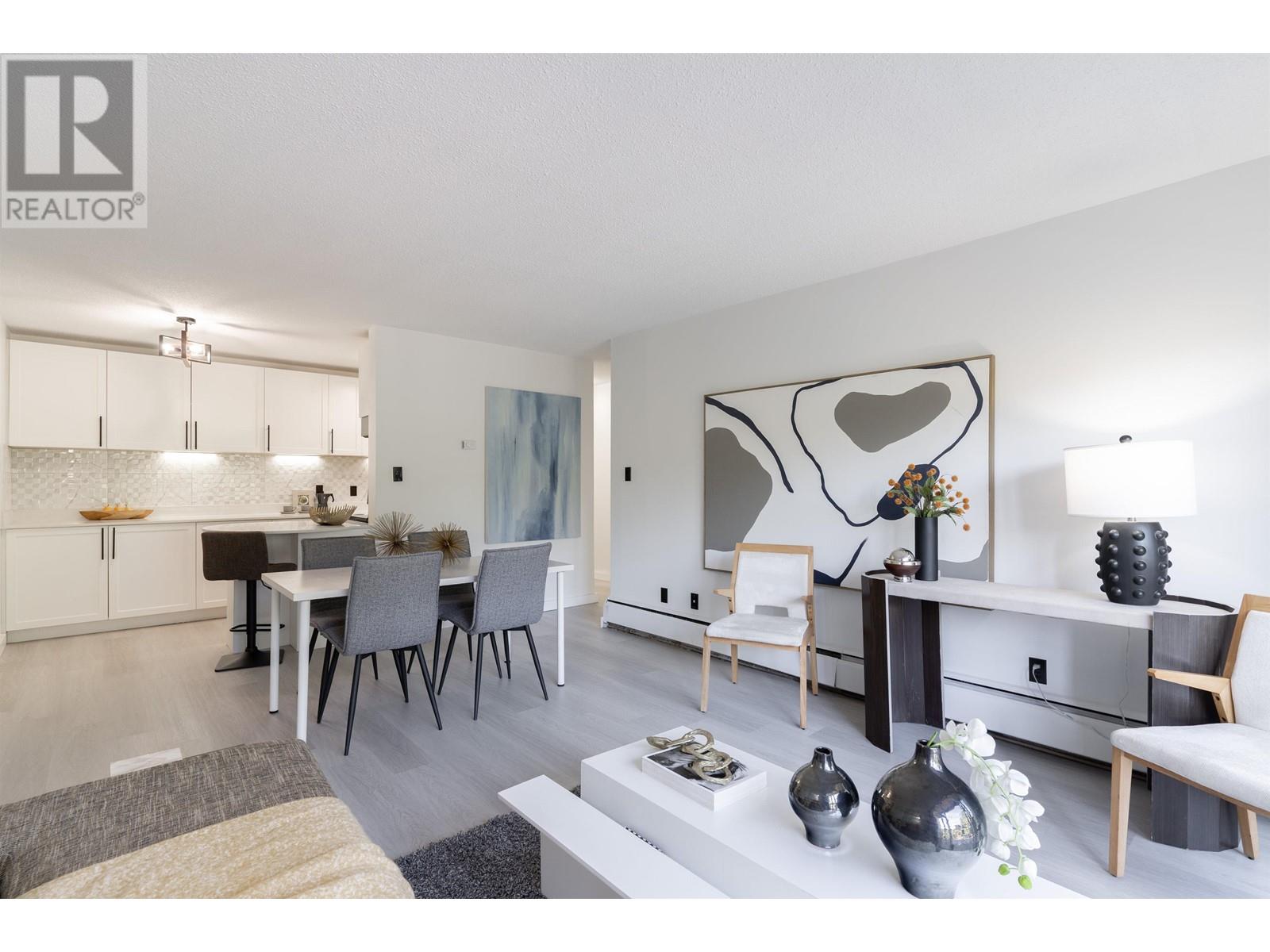 306 211 W 3rd Street, North Vancouver, British Columbia  V7M 1E9 - Photo 2 - R2816609