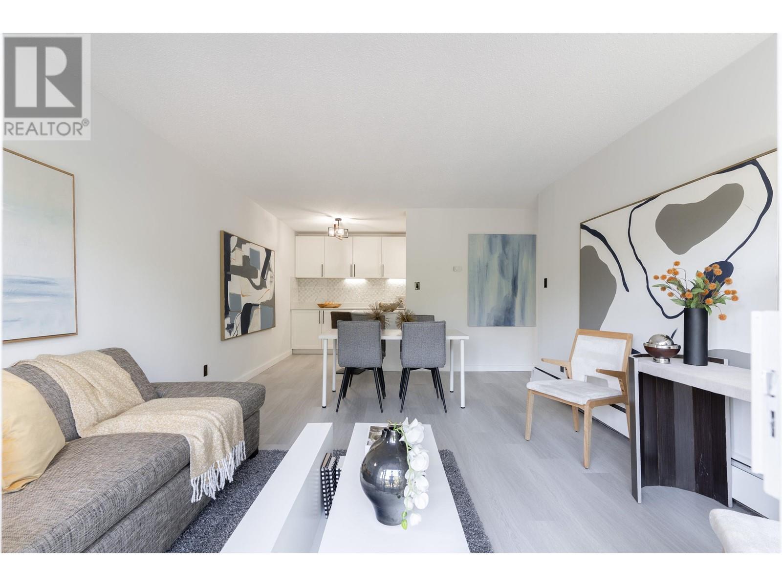 306 211 W 3rd Street, North Vancouver, British Columbia  V7M 1E9 - Photo 3 - R2816609