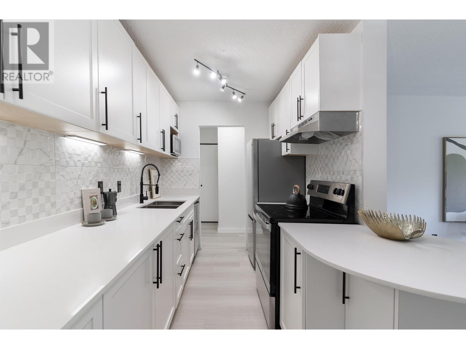 306 211 W 3rd Street, North Vancouver, British Columbia  V7M 1E9 - Photo 11 - R2816609