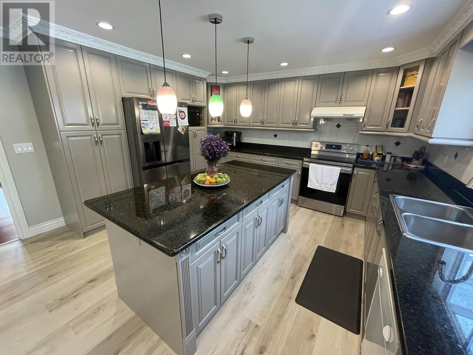 6169 Lochdale Street, Burnaby, British Columbia  V5B 2M6 - Photo 10 - R2816882