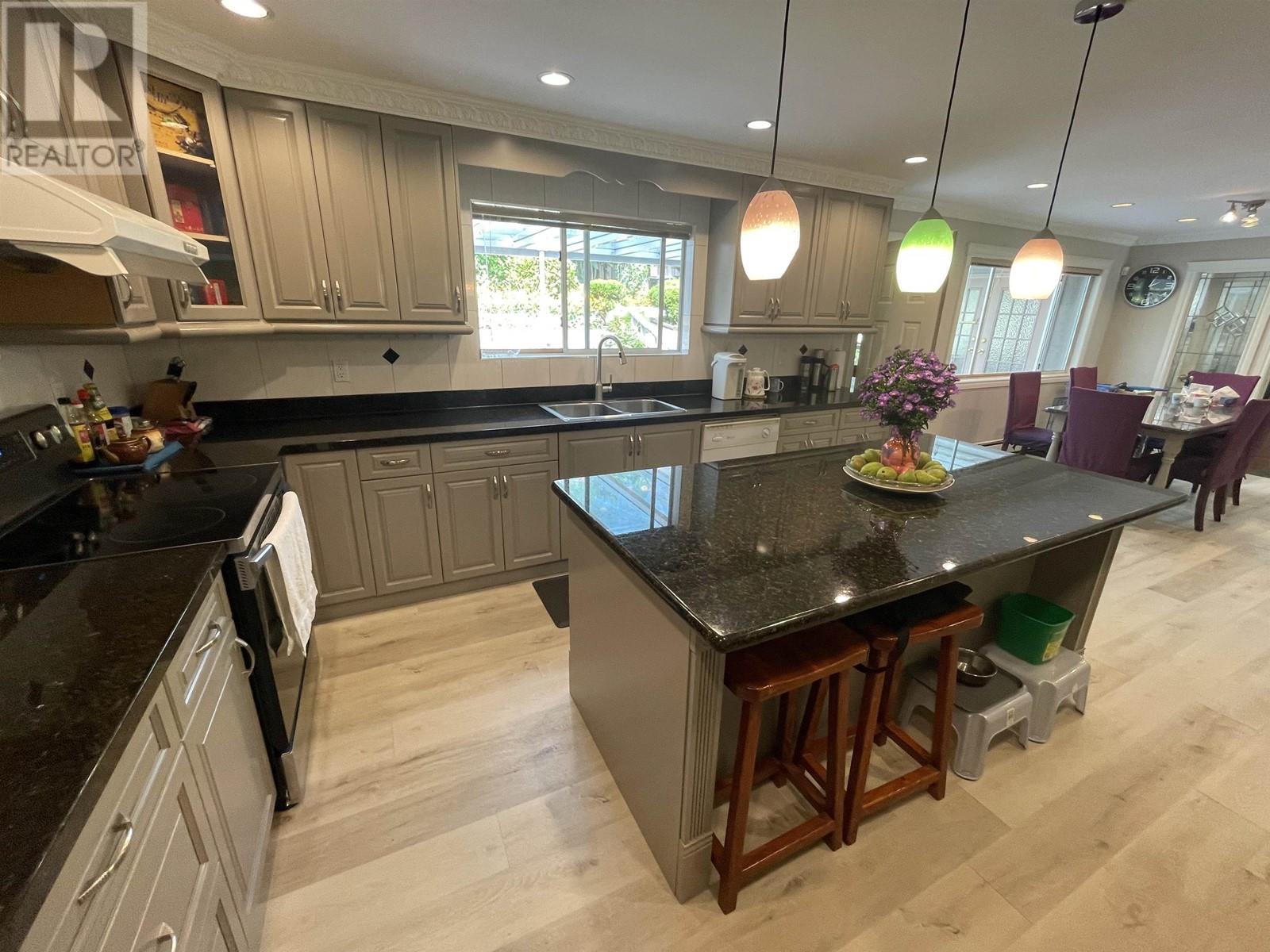 6169 Lochdale Street, Burnaby, British Columbia  V5B 2M6 - Photo 11 - R2816882