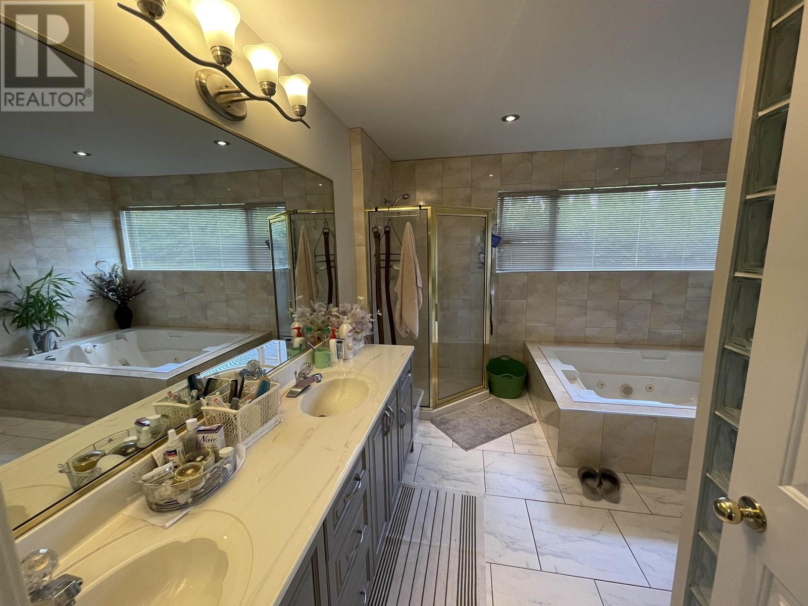 6169 Lochdale Street, Burnaby, British Columbia  V5B 2M6 - Photo 18 - R2816882