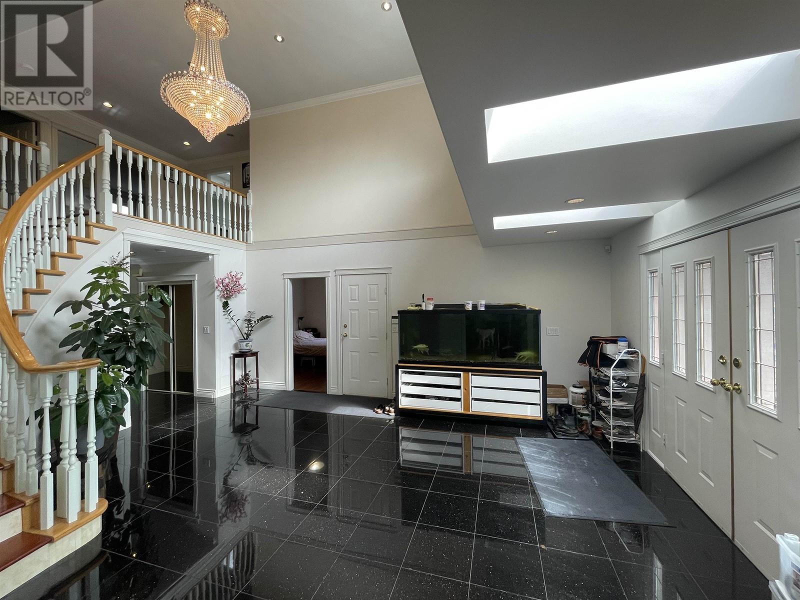 6169 Lochdale Street, Burnaby, British Columbia  V5B 2M6 - Photo 6 - R2816882