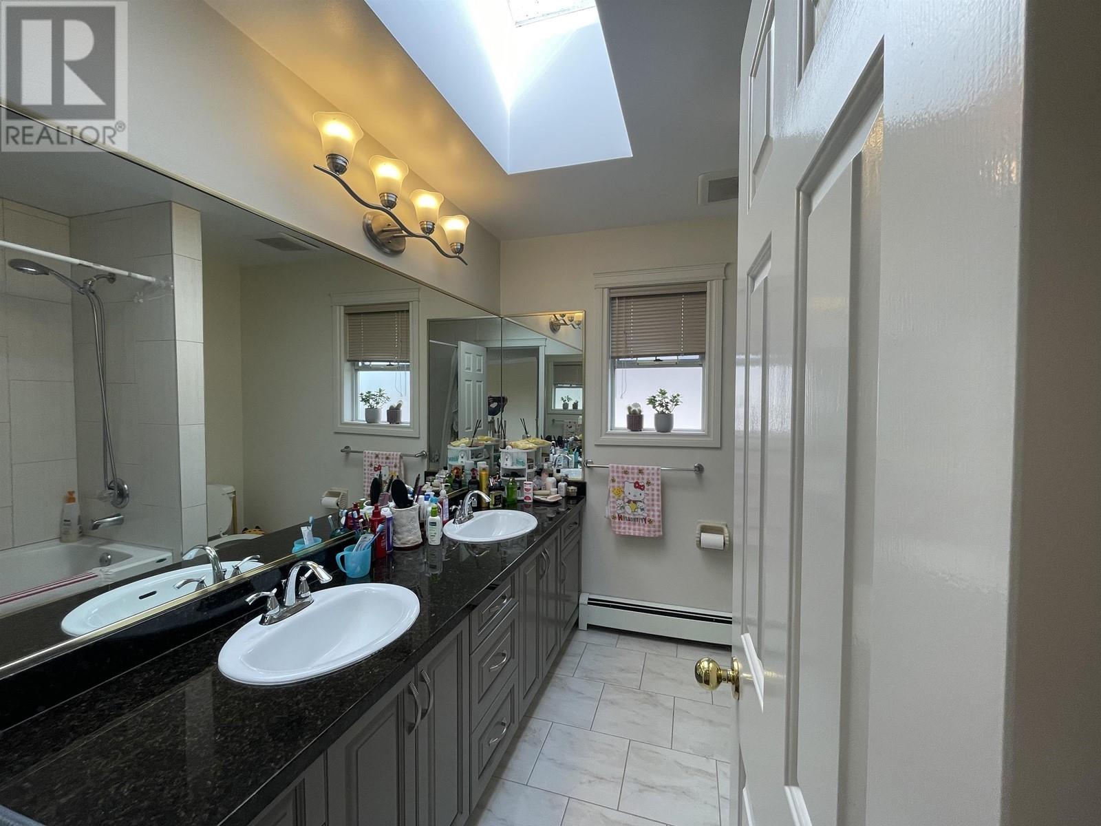 6169 Lochdale Street, Burnaby, British Columbia  V5B 2M6 - Photo 22 - R2816882