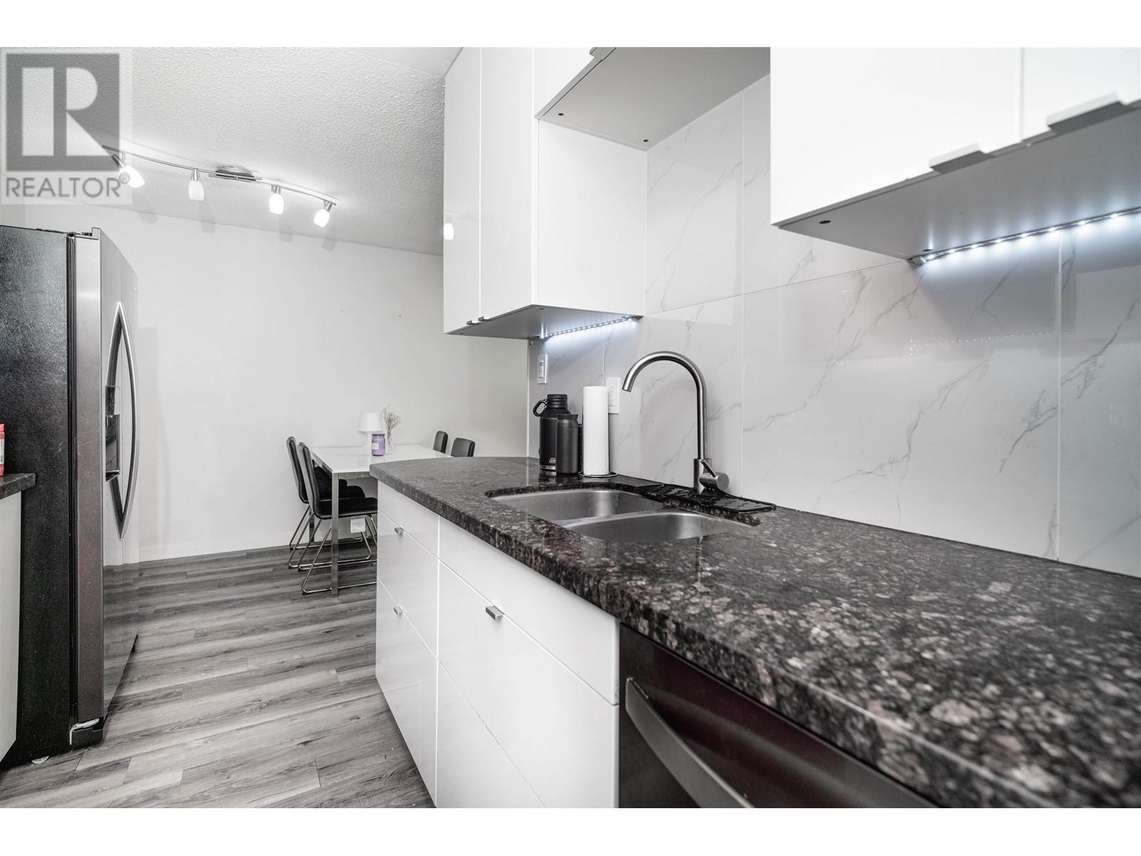 402 9847 Manchester Drive, Burnaby, British Columbia  V3N 4P4 - Photo 15 - R2816454
