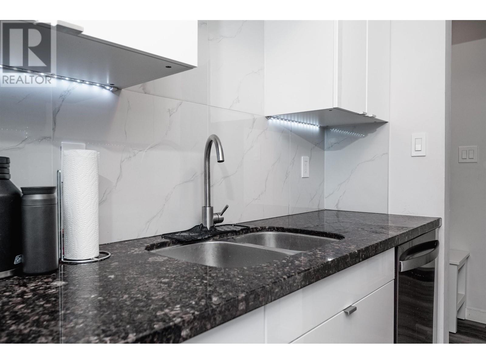 402 9847 Manchester Drive, Burnaby, British Columbia  V3N 4P4 - Photo 13 - R2816454