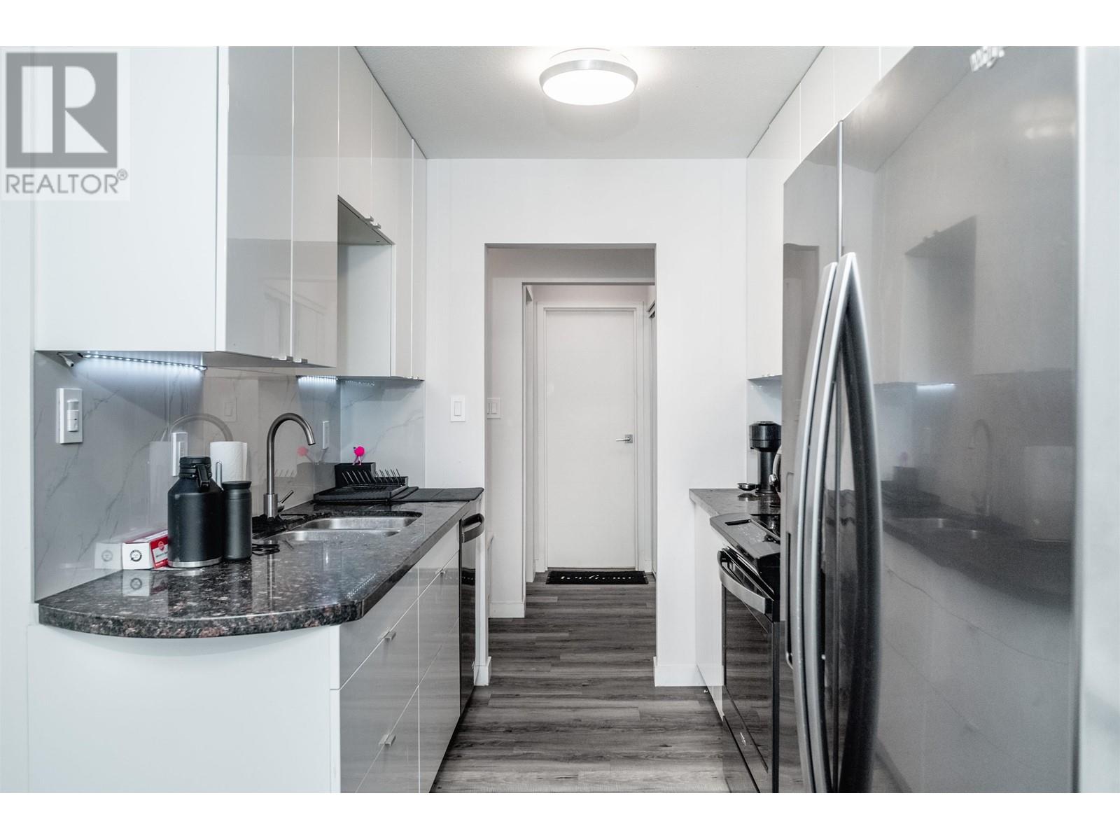 402 9847 Manchester Drive, Burnaby, British Columbia  V3N 4P4 - Photo 11 - R2816454