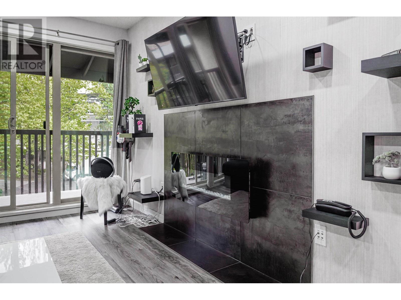 402 9847 Manchester Drive, Burnaby, British Columbia  V3N 4P4 - Photo 5 - R2816454
