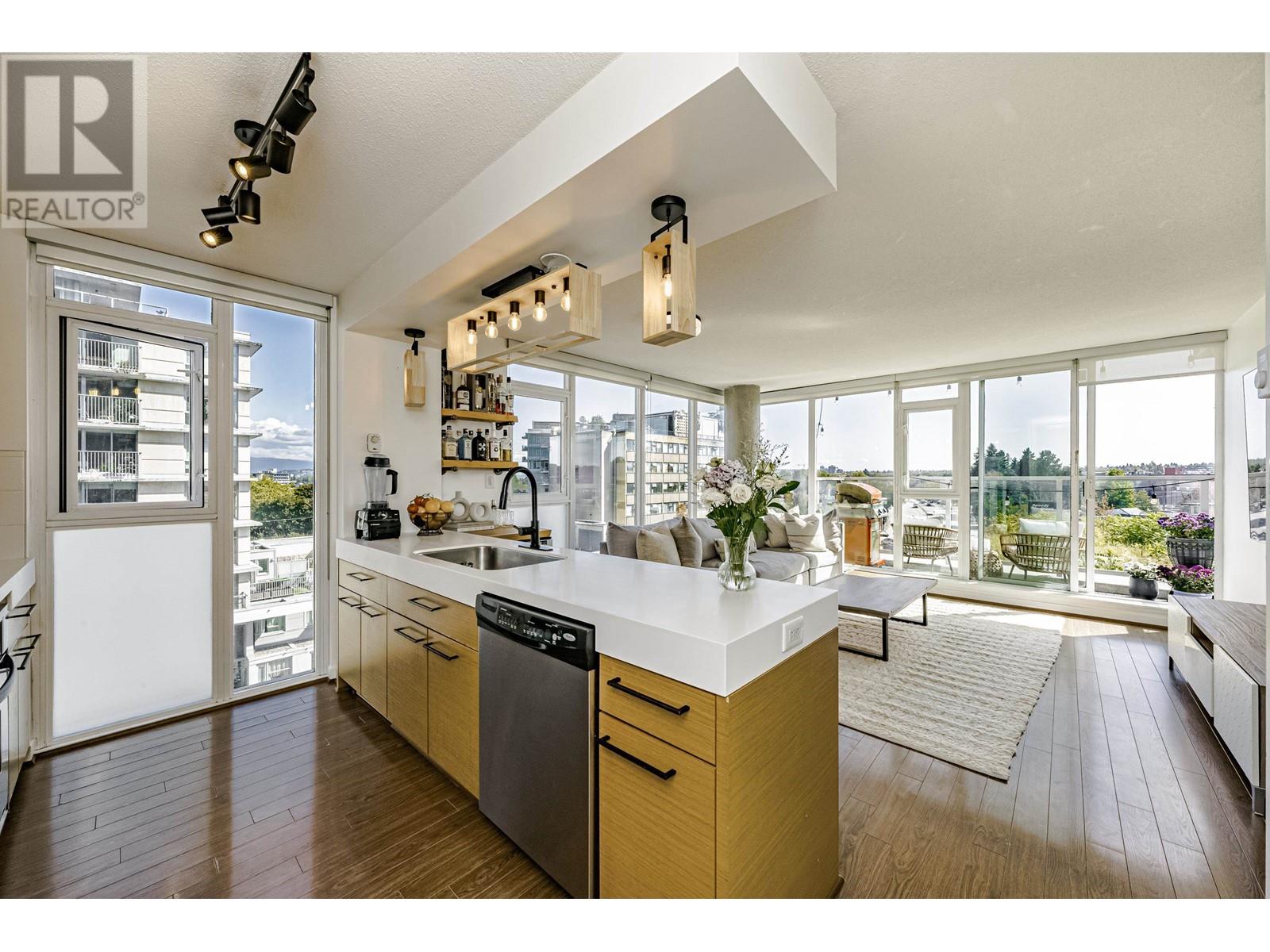 605 2770 SOPHIA STREET, vancouver, British Columbia