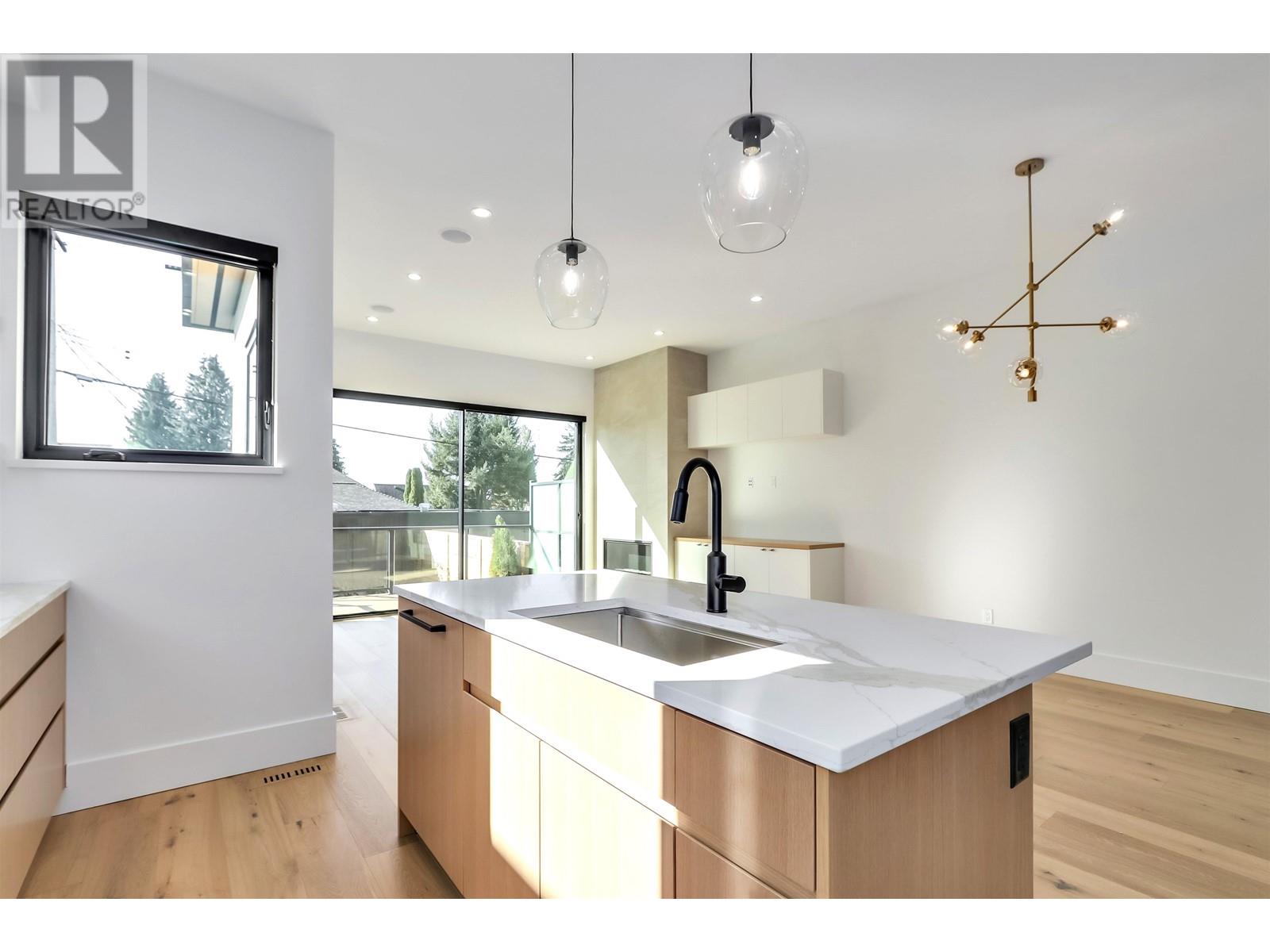 423 W Keith Road, North Vancouver, British Columbia  V7M 1M2 - Photo 12 - R2817163
