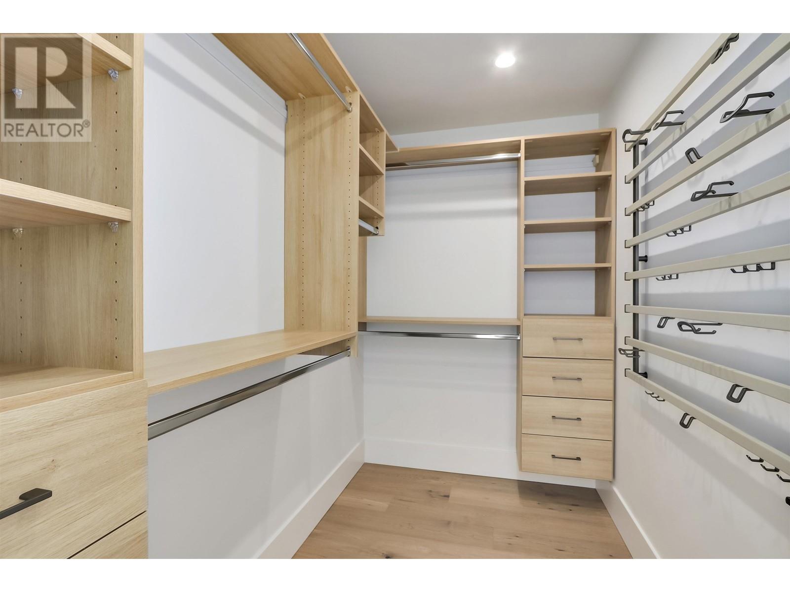 423 W Keith Road, North Vancouver, British Columbia  V7M 1M2 - Photo 20 - R2817163