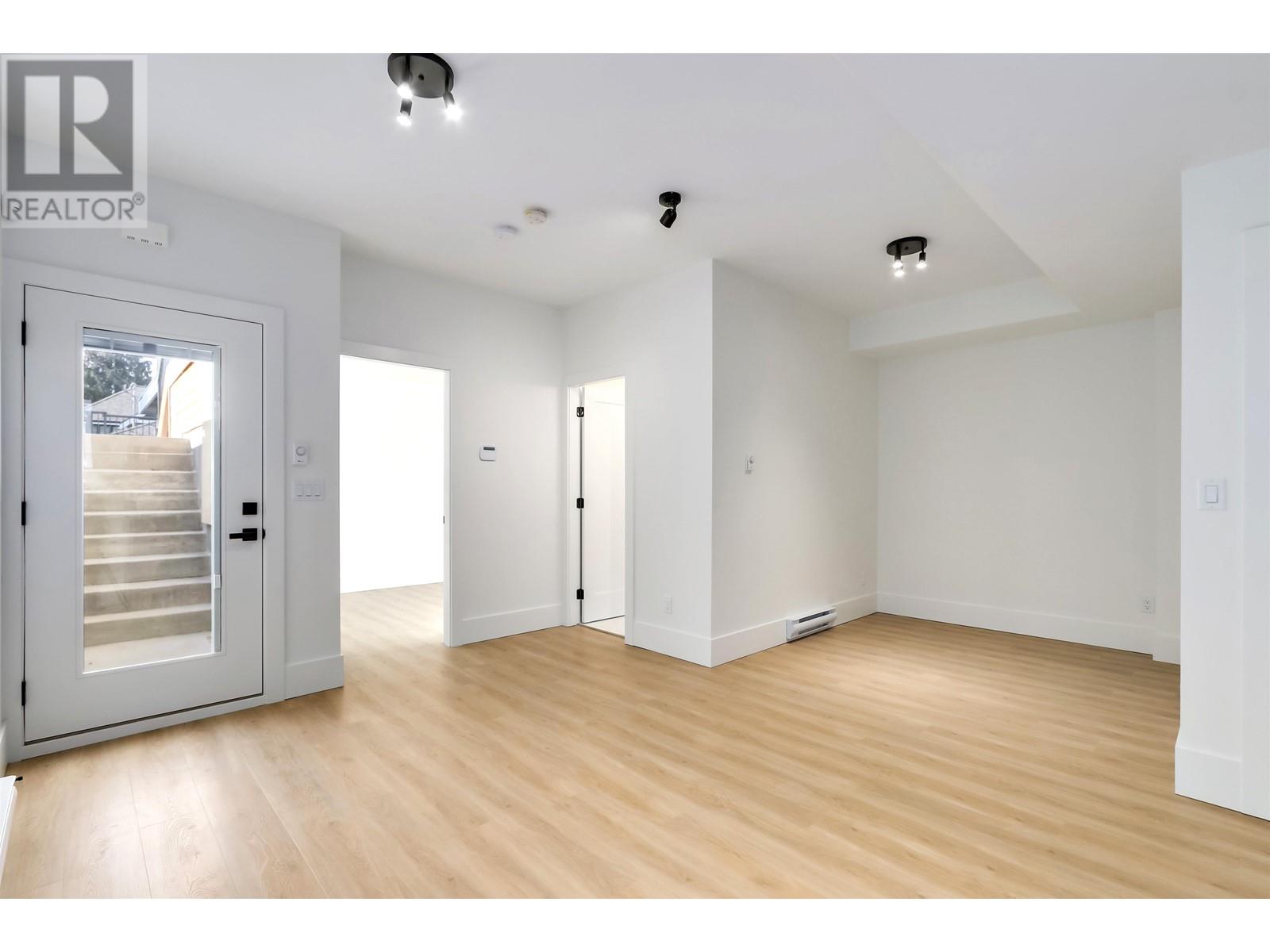 423 W Keith Road, North Vancouver, British Columbia  V7M 1M2 - Photo 30 - R2817163