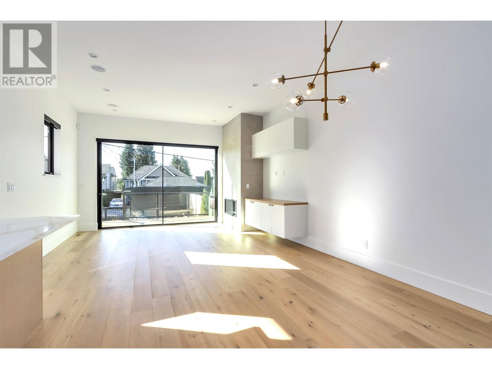 423 W Keith Road, North Vancouver, British Columbia  V7M 1M2 - Photo 4 - R2817163