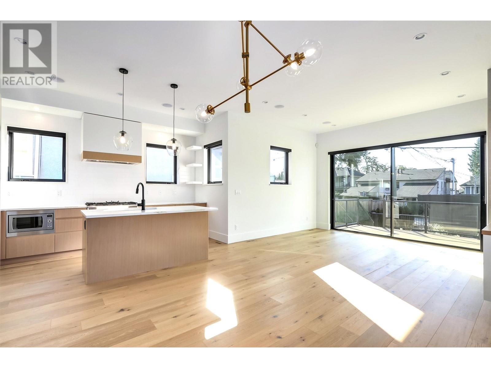 423 W Keith Road, North Vancouver, British Columbia  V7M 1M2 - Photo 5 - R2817163