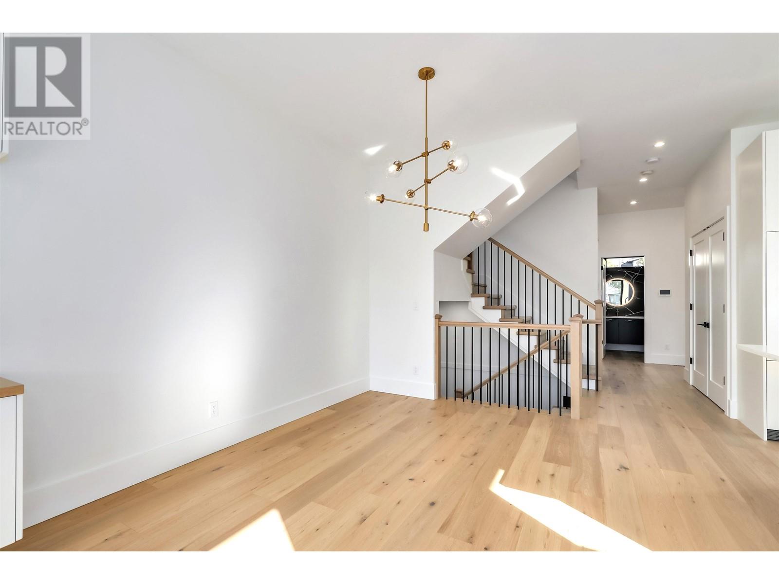 423 W Keith Road, North Vancouver, British Columbia  V7M 1M2 - Photo 9 - R2817163