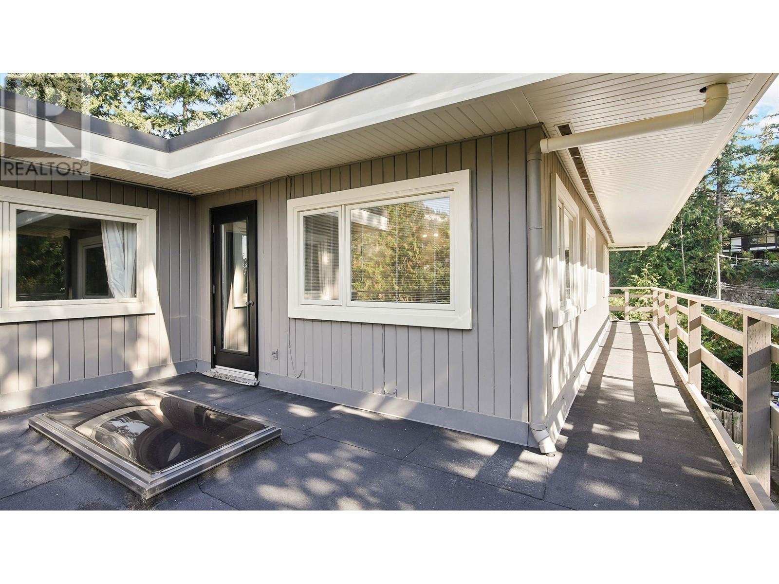 5765 Larson Place, West Vancouver, British Columbia  V7W 1S5 - Photo 23 - R2817082