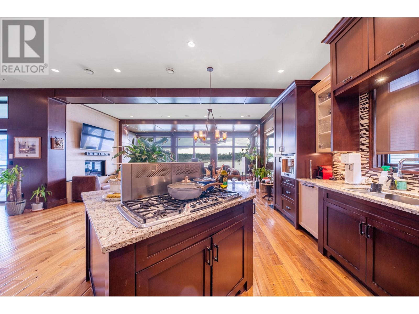 3765 Dollarton Highway, North Vancouver, British Columbia  V7G 1A1 - Photo 18 - R2817096