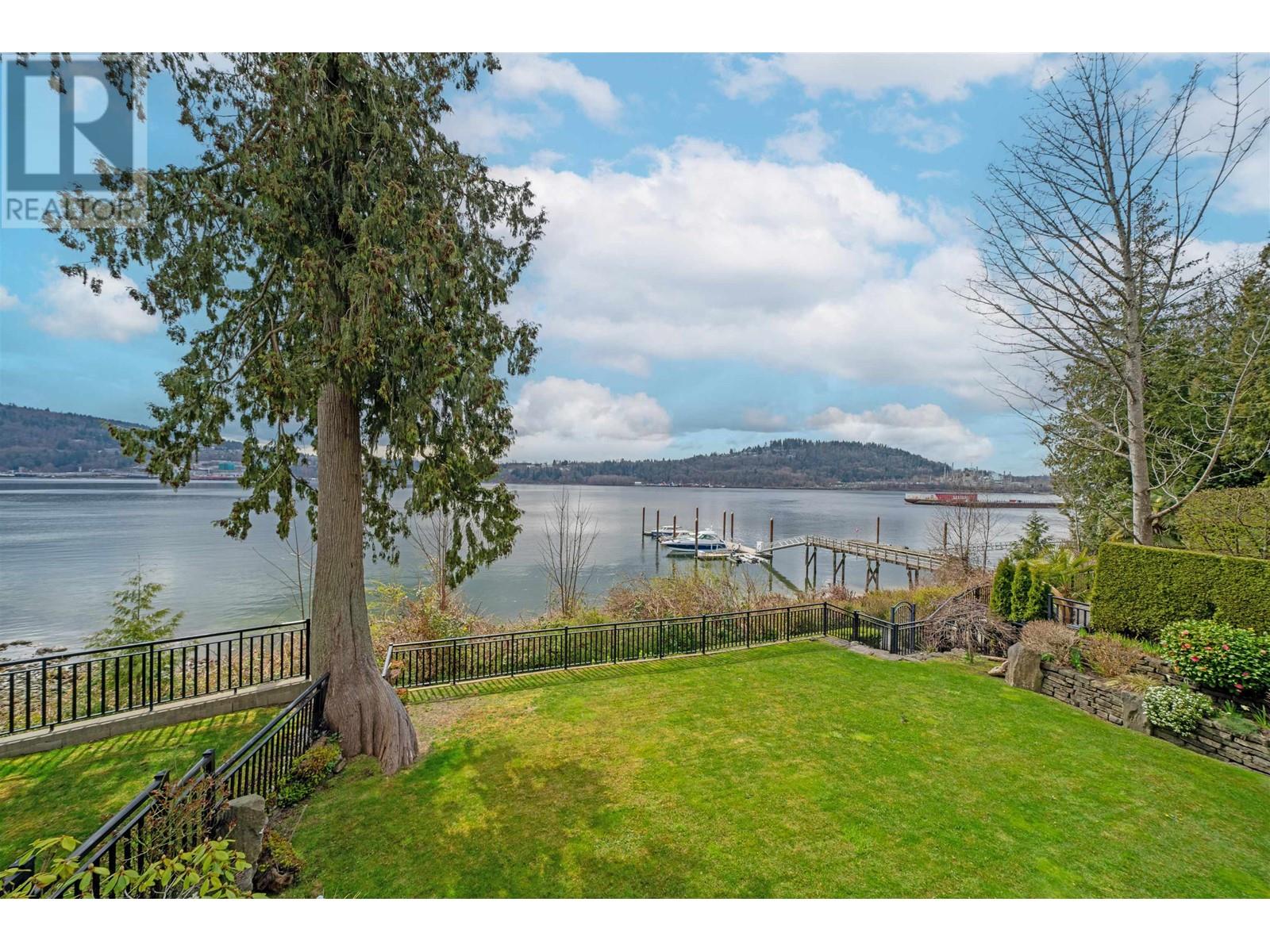 3765 Dollarton Highway, North Vancouver, British Columbia  V7G 1A1 - Photo 2 - R2817096