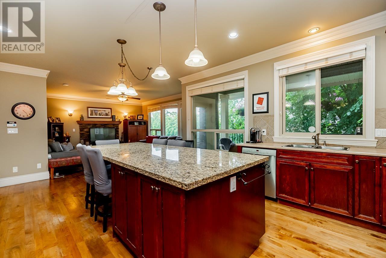 2880 Malibu Court, Coquitlam, British Columbia  V3B 8G1 - Photo 12 - R2817144