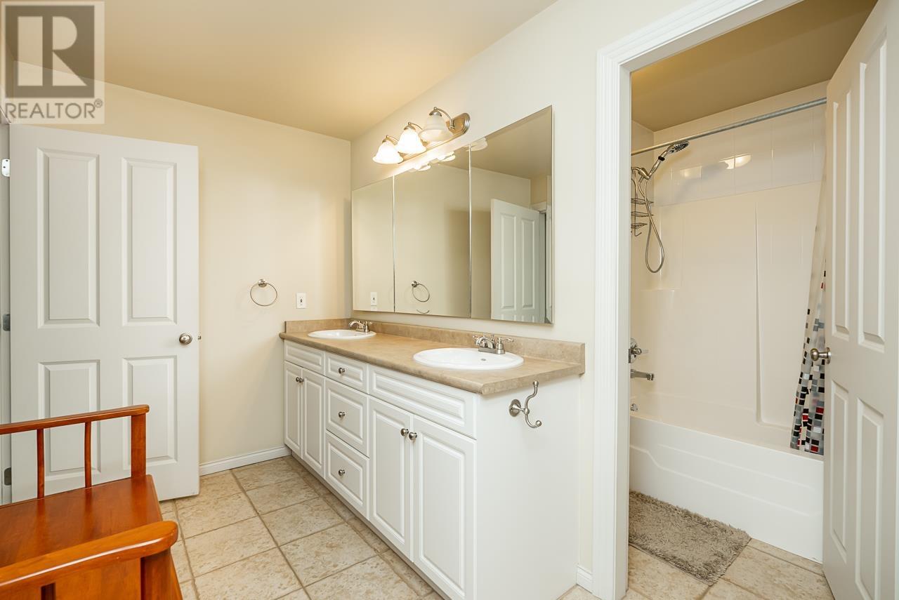 2880 Malibu Court, Coquitlam, British Columbia  V3B 8G1 - Photo 24 - R2817144