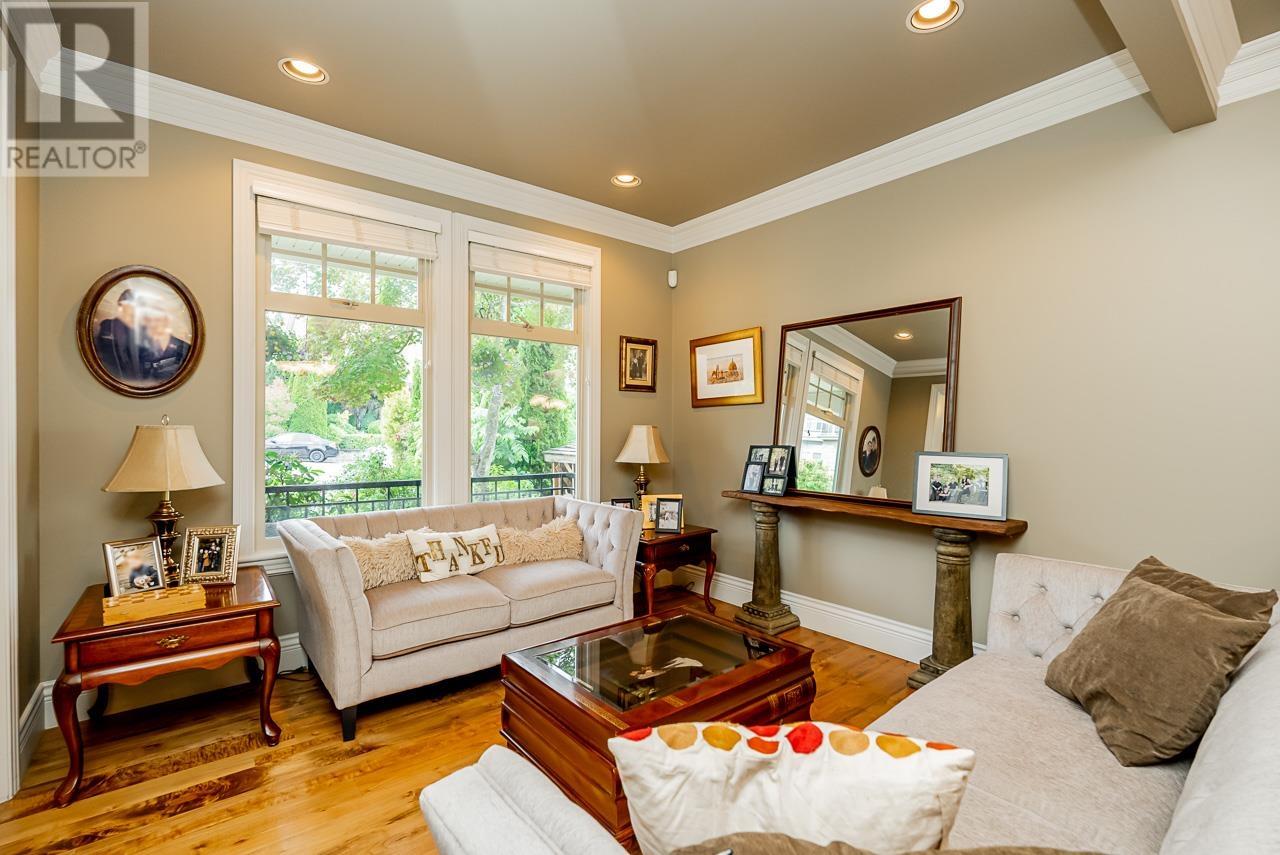 2880 Malibu Court, Coquitlam, British Columbia  V3B 8G1 - Photo 5 - R2817144