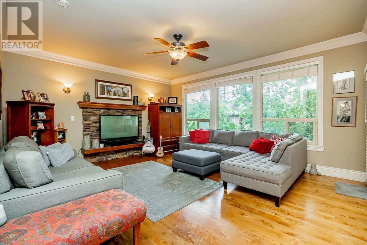 2880 Malibu Court, Coquitlam, British Columbia  V3B 8G1 - Photo 8 - R2817144