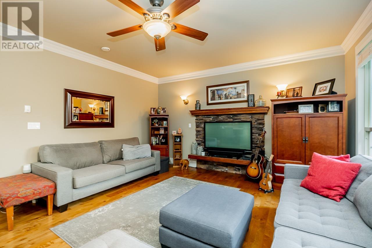 2880 Malibu Court, Coquitlam, British Columbia  V3B 8G1 - Photo 9 - R2817144