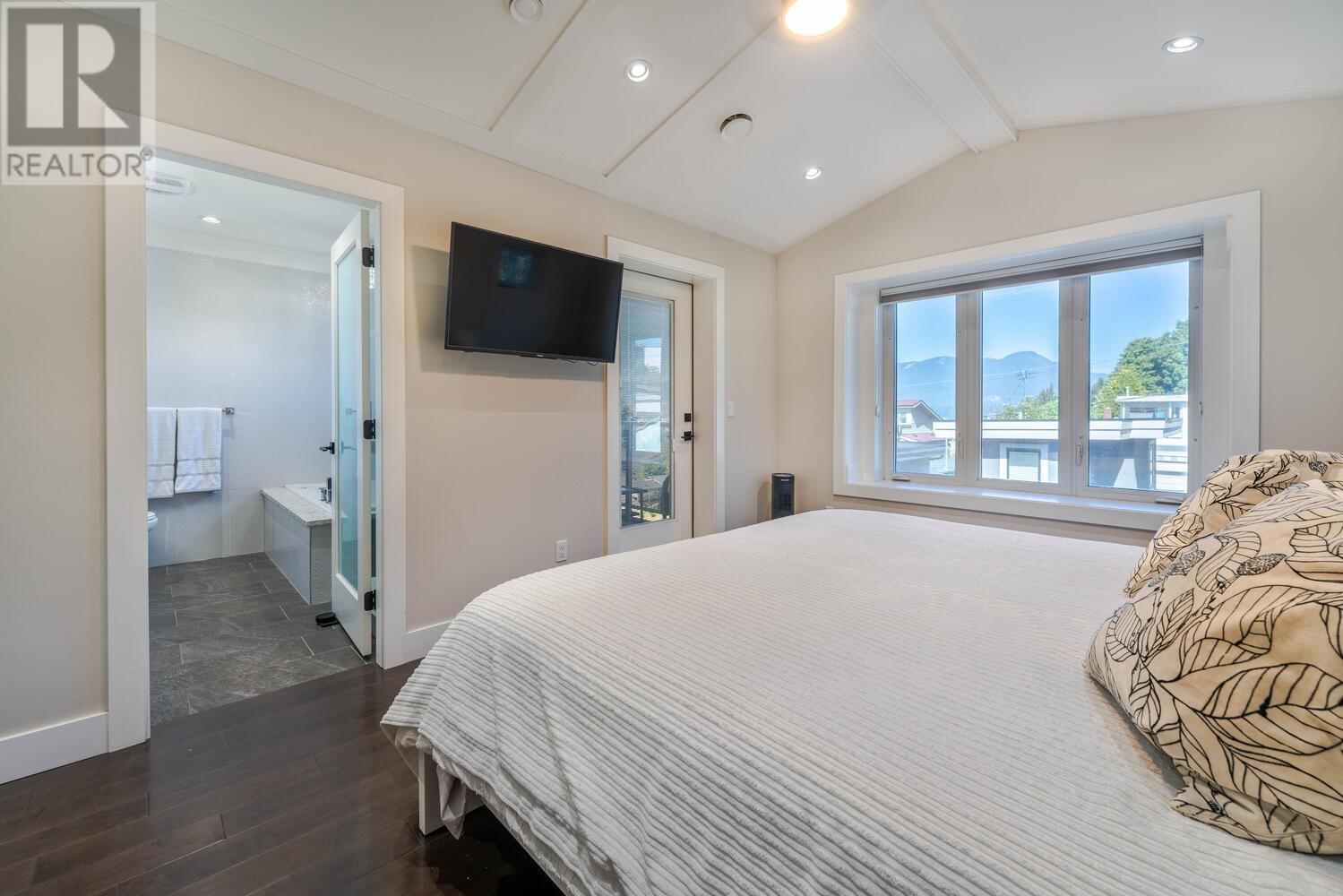 3649 Oxford Street, Vancouver, British Columbia  V5K 1P4 - Photo 24 - R2817193