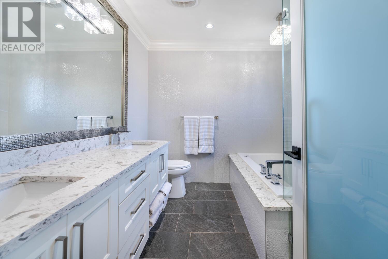 3649 Oxford Street, Vancouver, British Columbia  V5K 1P4 - Photo 25 - R2817193
