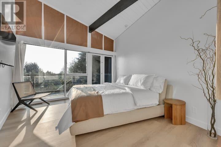 2670 Rosebery Avenue, West Vancouver, British Columbia  V7V 3A2 - Photo 3 - R2816784