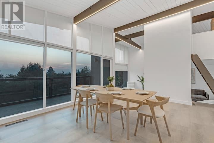 2670 Rosebery Avenue, West Vancouver, British Columbia  V7V 3A2 - Photo 2 - R2816784