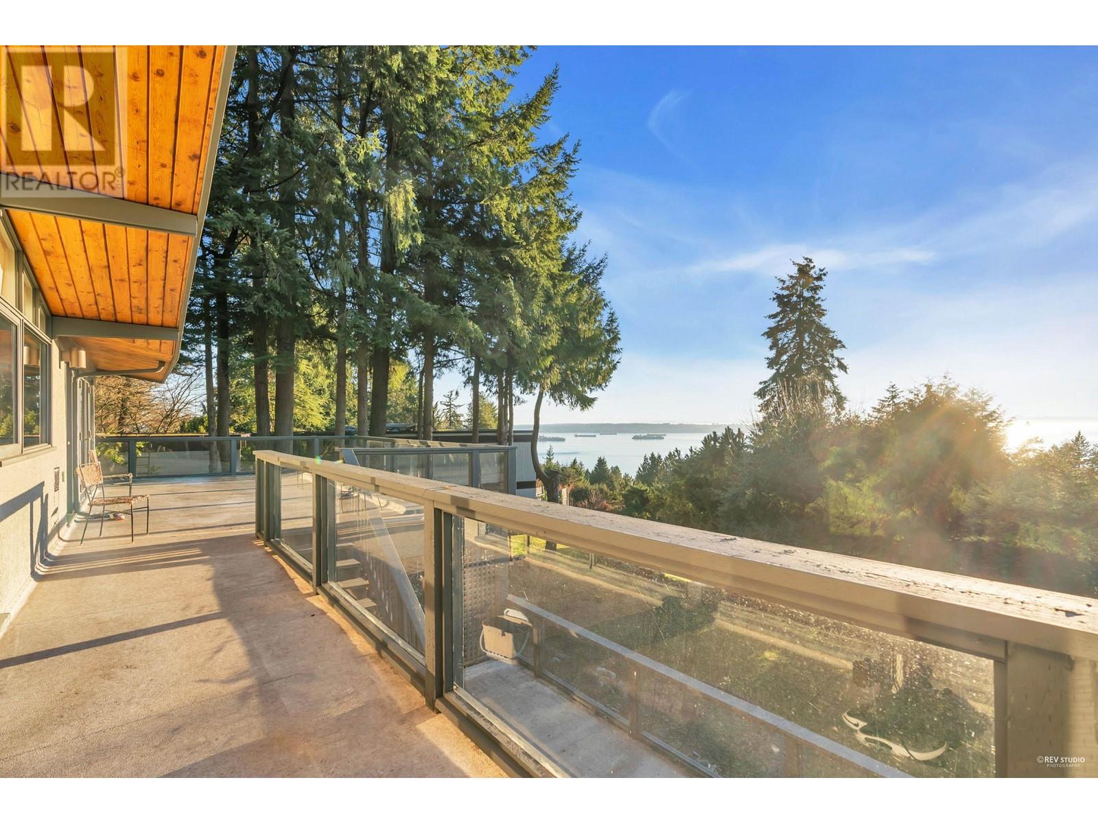 2670 Rosebery Avenue, West Vancouver, British Columbia  V7V 3A2 - Photo 12 - R2816784