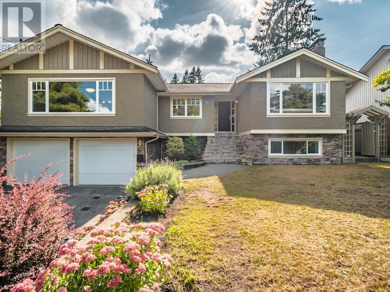 2346 Sumpter Drive, Coquitlam, British Columbia  V3J 6Y2 - Photo 2 - R2817233
