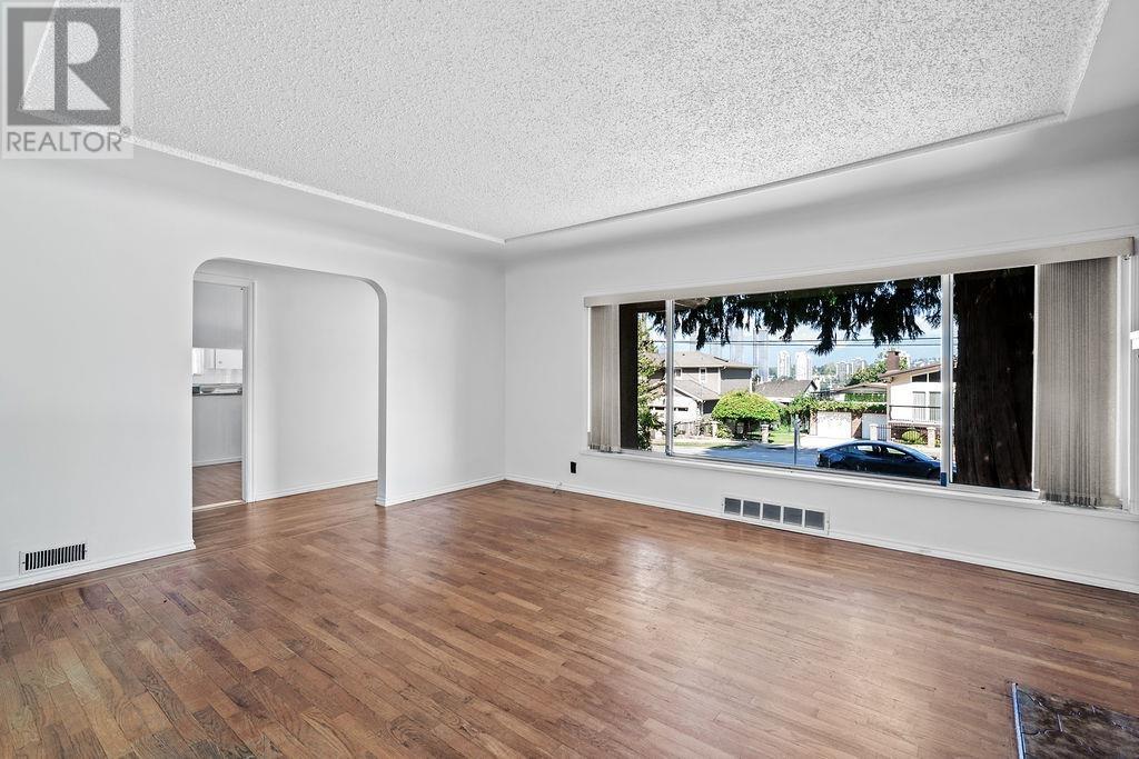 5312 Laurel Street, Burnaby, British Columbia  V5G 1N2 - Photo 10 - R2817264