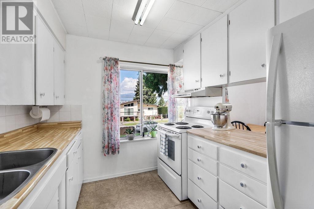 5312 Laurel Street, Burnaby, British Columbia  V5G 1N2 - Photo 4 - R2817264