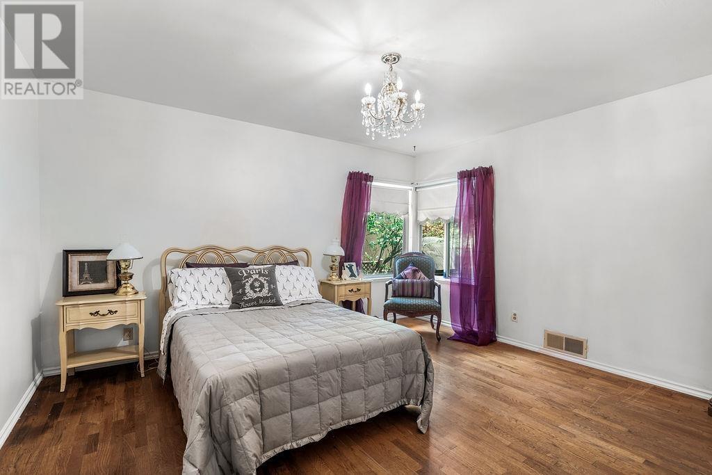 5312 Laurel Street, Burnaby, British Columbia  V5G 1N2 - Photo 5 - R2817264