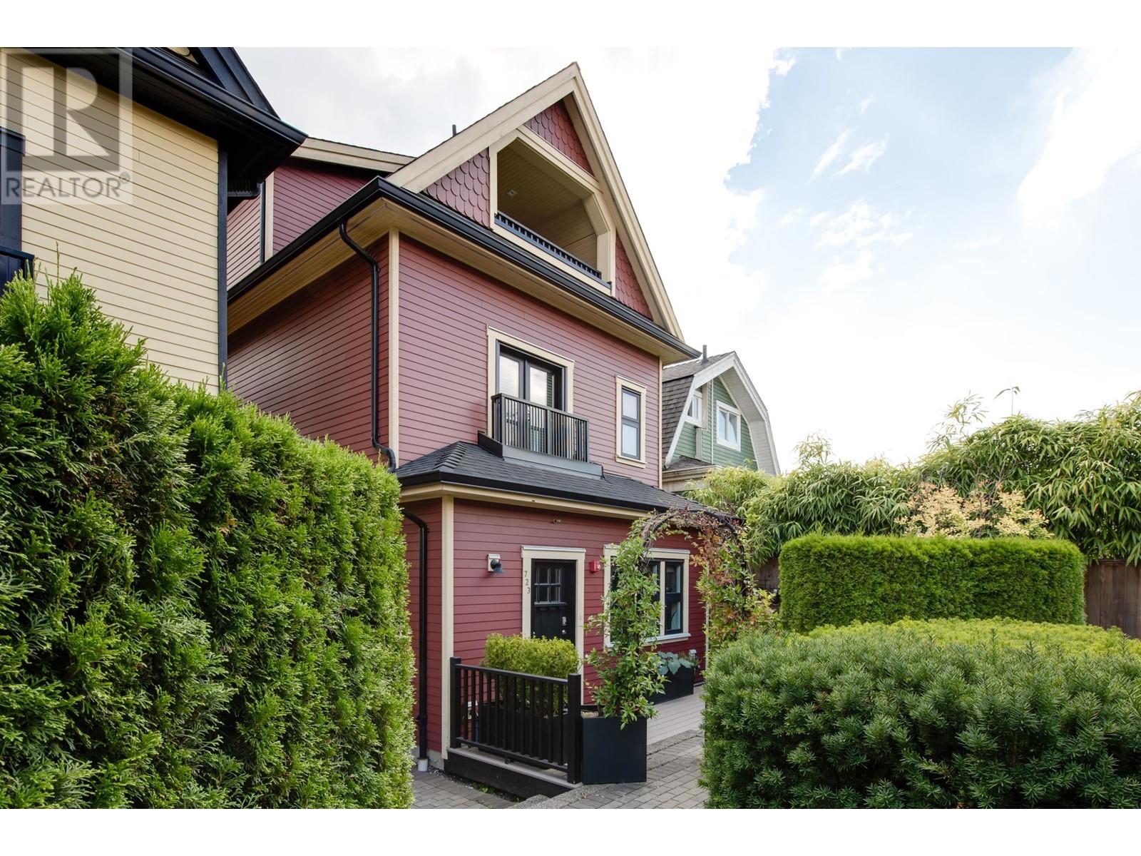 723 UNION STREET, vancouver, British Columbia
