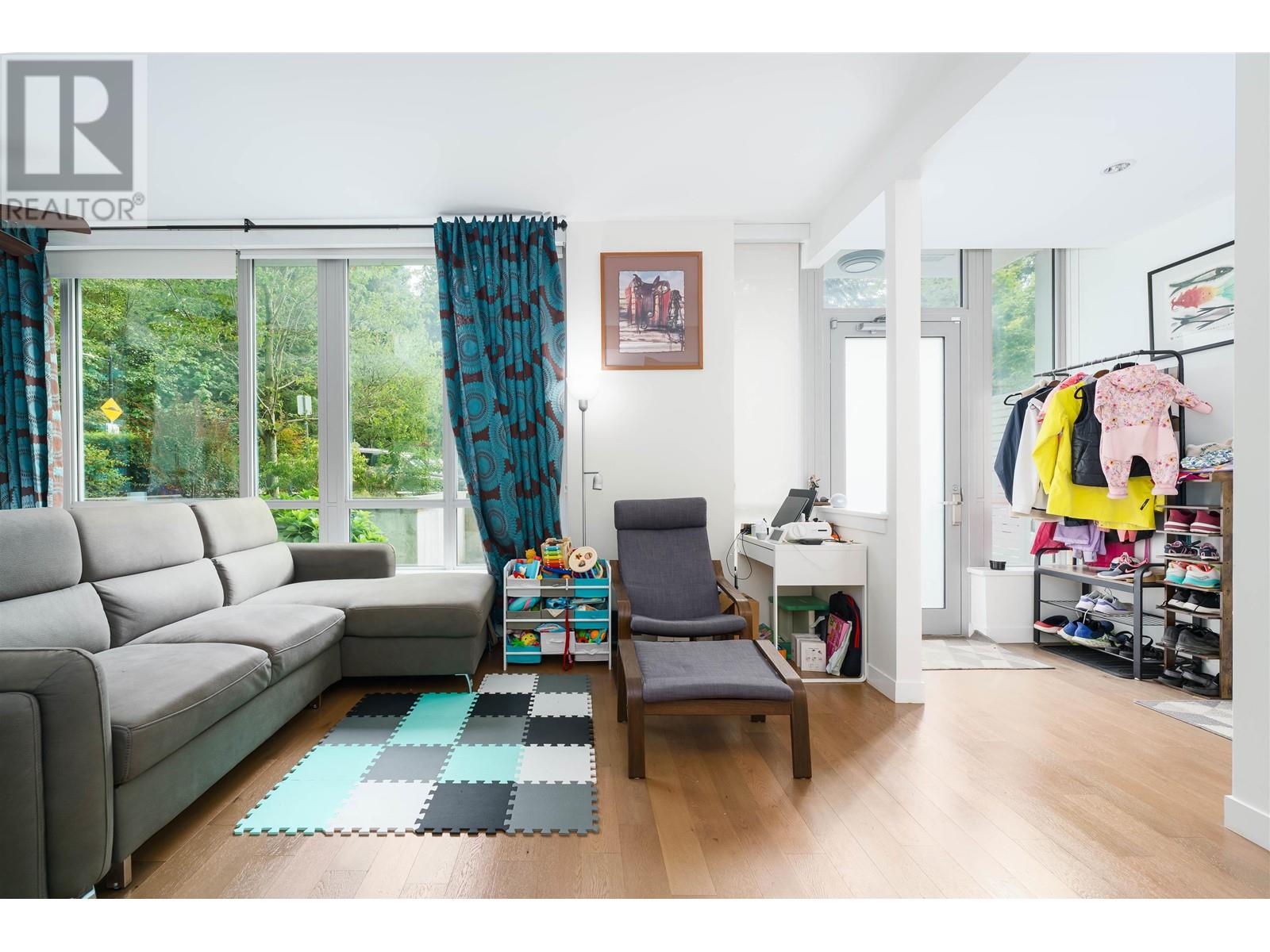 9086 University Crescent, Burnaby, British Columbia  V5A 0C9 - Photo 9 - R2816618