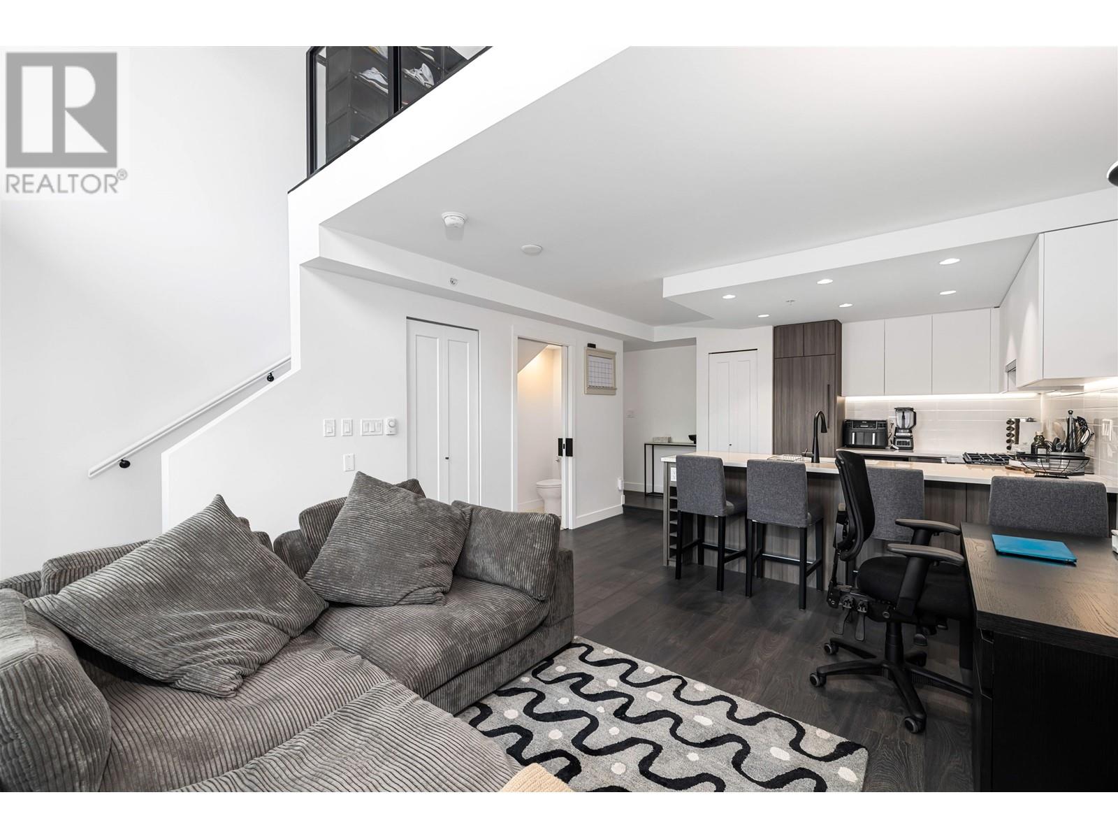 2412 Grant Street, Vancouver, British Columbia  V5K 3G4 - Photo 2 - R2817327